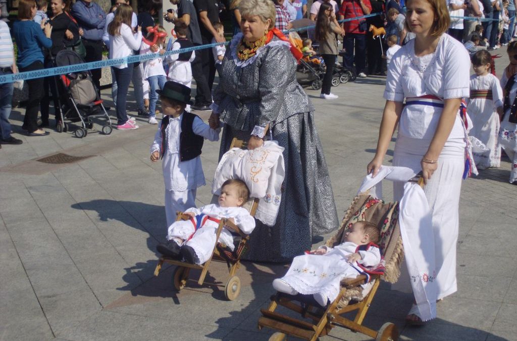 Mimohod dječjih skupina okupio 64 KUD-a i oko 3.500 mladih sudionika