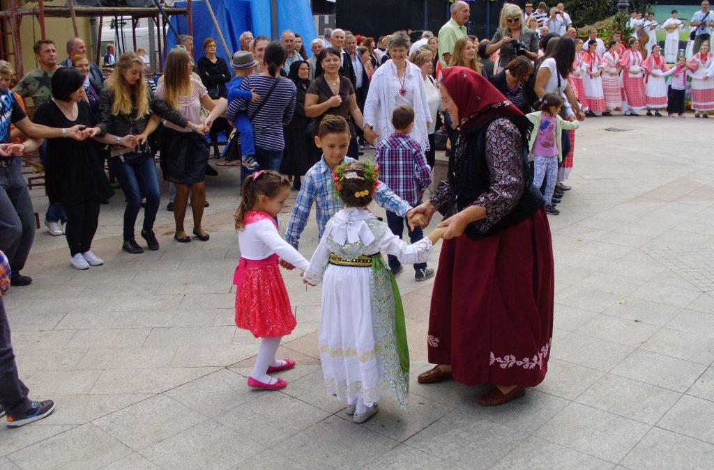 U slučaju kiše svečani mimohod seli u glavni šator