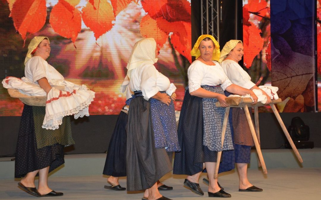 Najbolji KUD ovogodišnjih Folklornih večeri „Seljačka sloga“ iz Gradišta