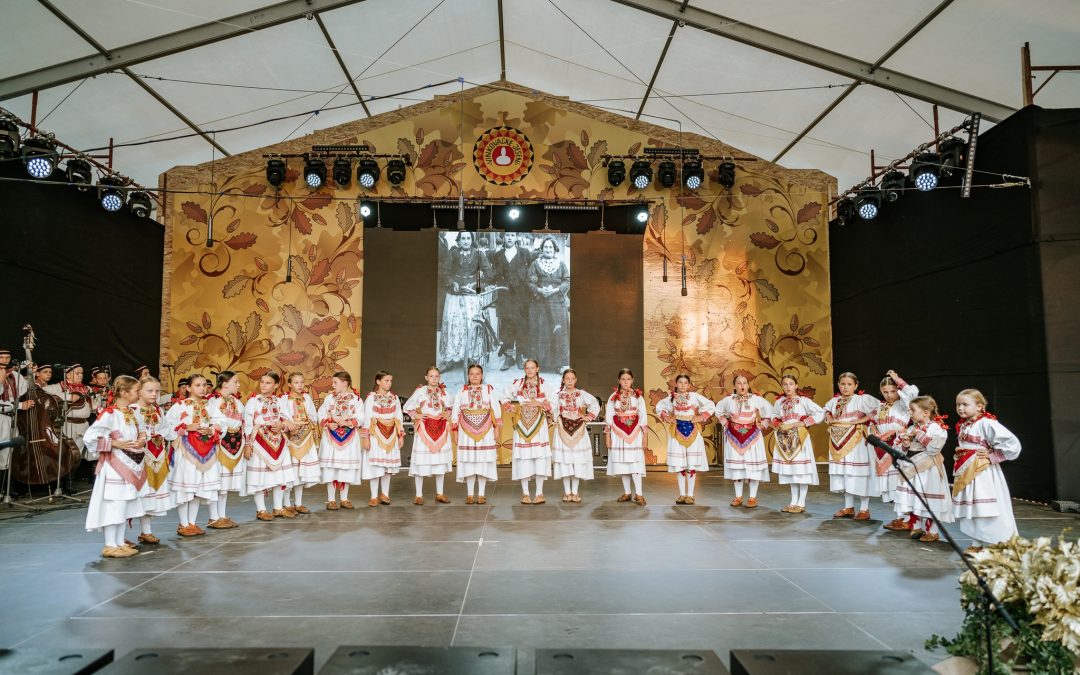 Najmlađi čuvari tradicije večeras na Međužupanijskoj smotri dječjih folklornih skupina