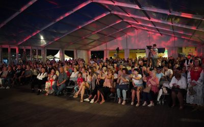 Drugi dan županijske smotre folklora: Od pečenja rakije, darivanja jabuke do ispraćaja u vojsku