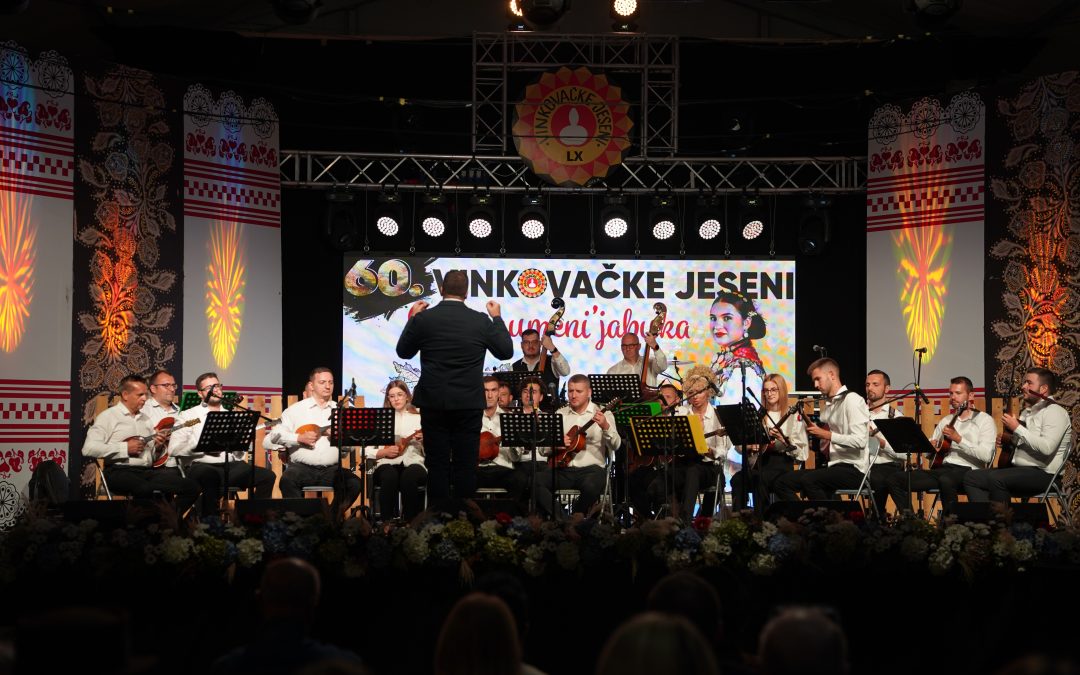 Županjski tamburaški orkestar prvi put na Vinkovačkim jesenima