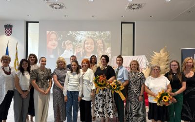 Ana i Monika pobjednice 5. Literarnog natječaja Malih vinkovačkih jeseni