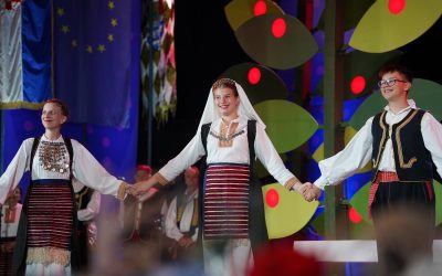 Veliko finale Vinkovačkih jeseni – svečani mimohod i koncert Prljavog kazališta